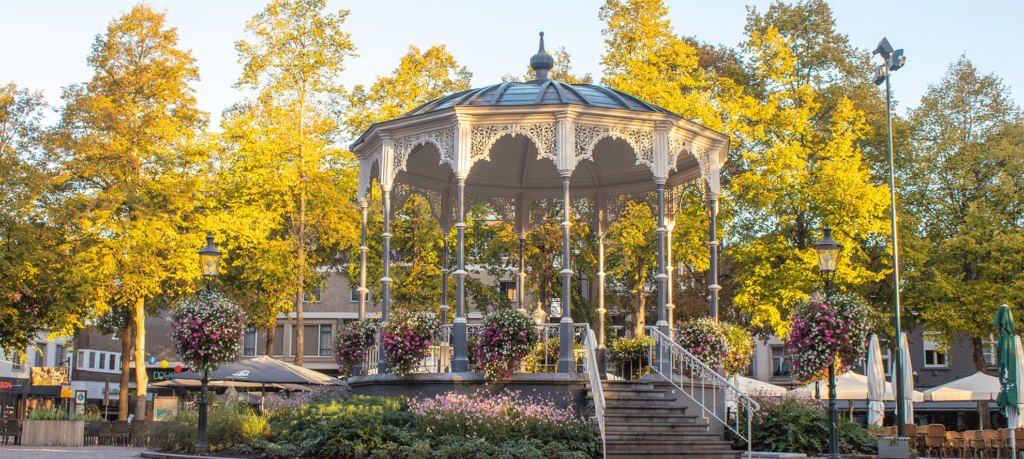 Kiosk Munsterplein Roermond herfst